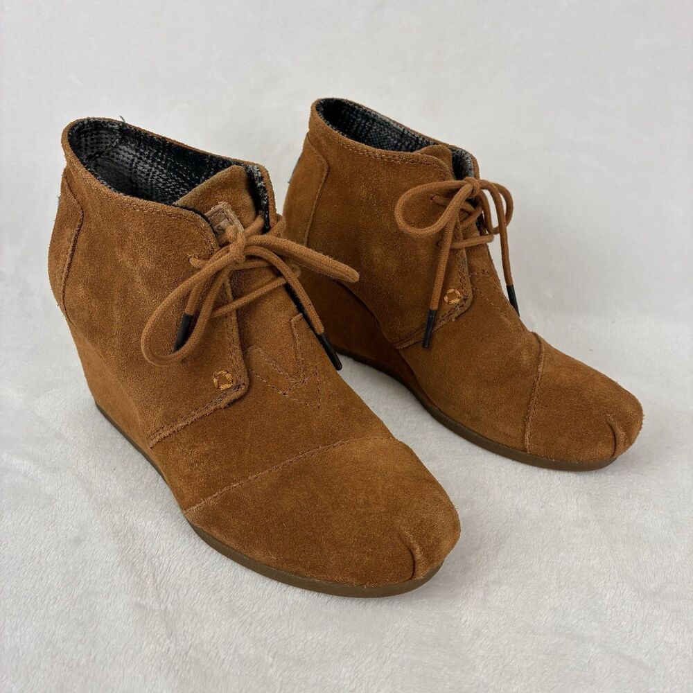 TOMS Desert Wedge Bootie Women's Size 7 Tan  Suede Lace Up Ankle Boot Chukka